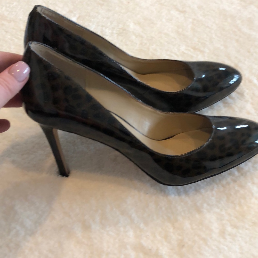 Ann Taylor Patent Leather Animal Print pumps